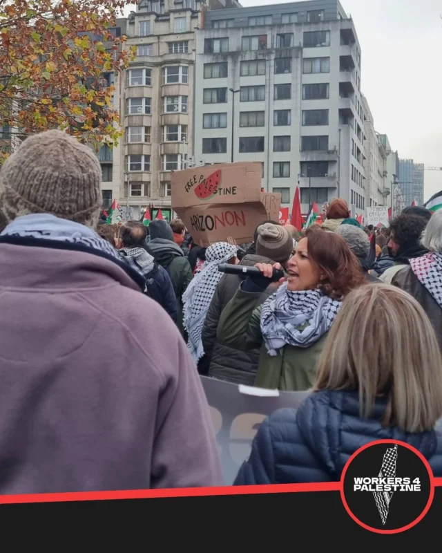 Aujourd'hui, nous étions plus de 15 000 personnes dans les rues de Bruxelles pour exiger des mesures concrètes de la part des gouvernements belge et européen à l'encontre d'Israël, car malgré le « cessez-le-feu », les bombardements du peuple palestinien, la colonisation du territoire palestinien et la politique d'apartheid se poursuivent.
Vandaag waren we met meer dan 15.000 mensen op straat in Brussel om concrete maatregelen te eisen van de Belgische en Europese regeringen tegen Israël, want ondanks het "staakt het vuren" gaan de bombardementen op het Palestijnse volk, de kolonisatie van Palestijns grondgebied en het apartheidsbeleid gewoon door.
📷 Met dank aan de verschillende organisaties voor de foto's 2, 4 & 7.
📷 Merci aux différentes organisations pour les photos 2, 4 et 7.